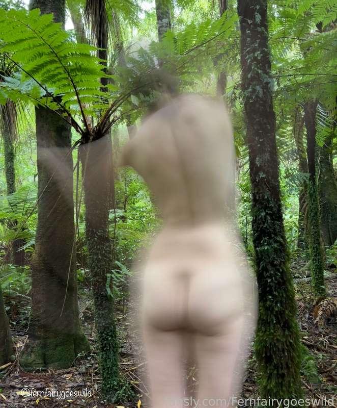 These are probably as abstract and least explicit as my photographs get. I love playing with long exposure photography in nature every now and then. 
#artistic #outdoors #photography #mature #curvy