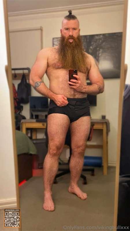 Loving this full length mirror, especially before going to b..