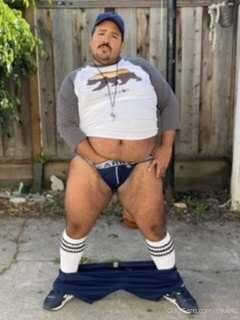 Wearing my new bear gear from BearBox and feeling like a hot..