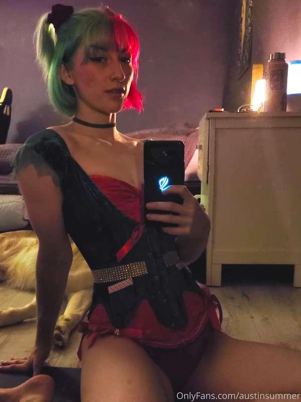 I love the holiday season. Sneak peak at my upcoming elf sho..