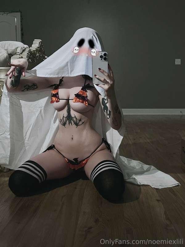 this ghost is going to be haunting u and ur cock tonight >:3