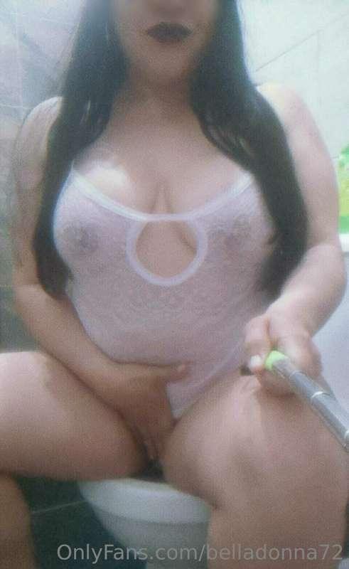 I'm hot, give me your milk on my tits