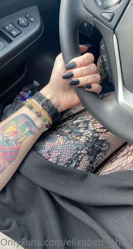 who loves fishnets?🖤