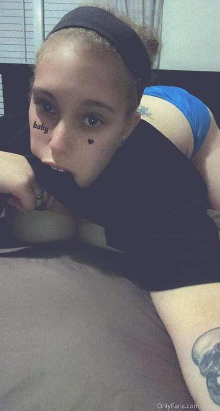 MY SEXY BEST FRIEND IS HORNY RIGHT NOW!
VIP PAGE IS HALF OFF..