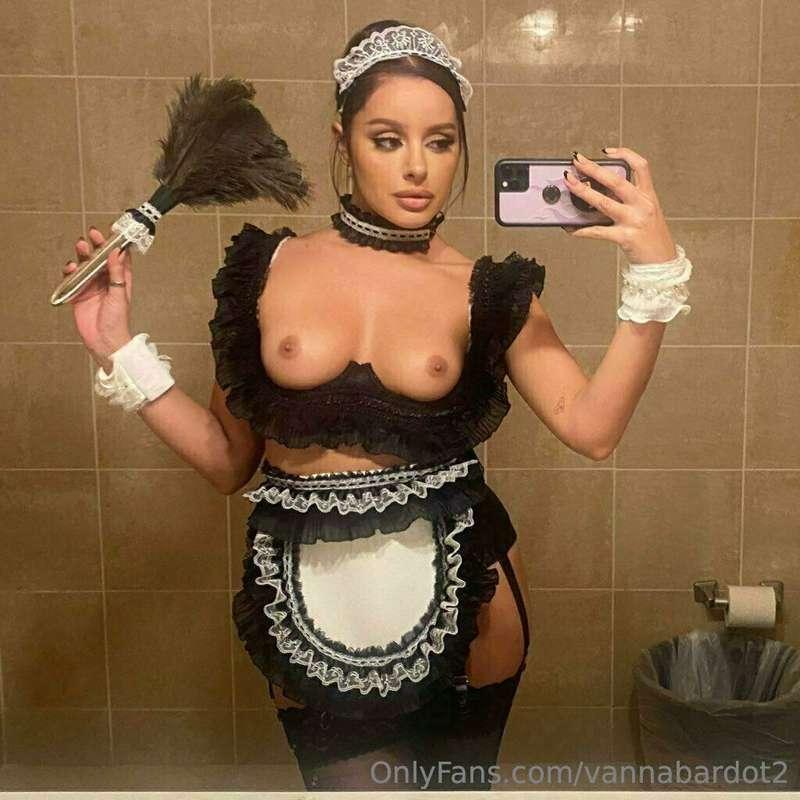 I came to clean… but I might leave you a little dirty😏