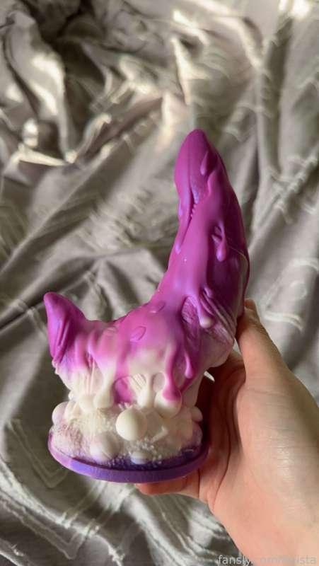 if you're interested in purchasing my sex toy videos from previous sets, please dm me! i'll be filming some new ones very soon :) 

Just got a really nice new toy in the mail today and will be trying it out tomorrow after I get home from running errands 🫶🏻 

