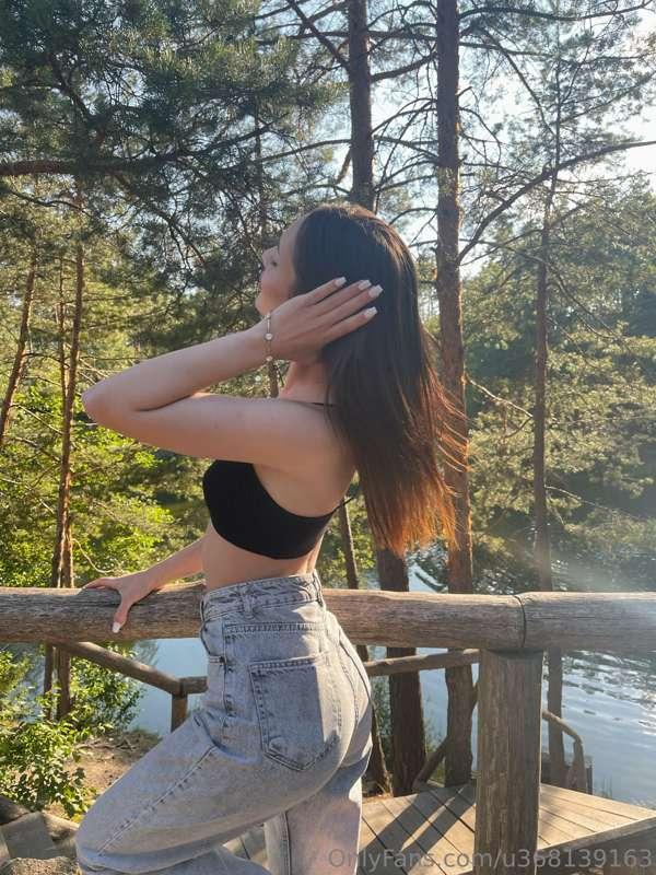 𝙊𝙣𝙚 𝙙𝙖𝙮, 𝙖𝙩 𝙖 𝙧𝙚𝙩𝙧𝙤 𝙥𝙖𝙧𝙩𝙮, 𝙄 𝙙𝙚𝙘𝙞𝙙𝙚𝙙 𝙩𝙤 𝙩𝙧𝙮 𝙨𝙤𝙢𝙚𝙩𝙝𝙞𝙣𝙜 𝙣𝙚𝙬. 𝙄..