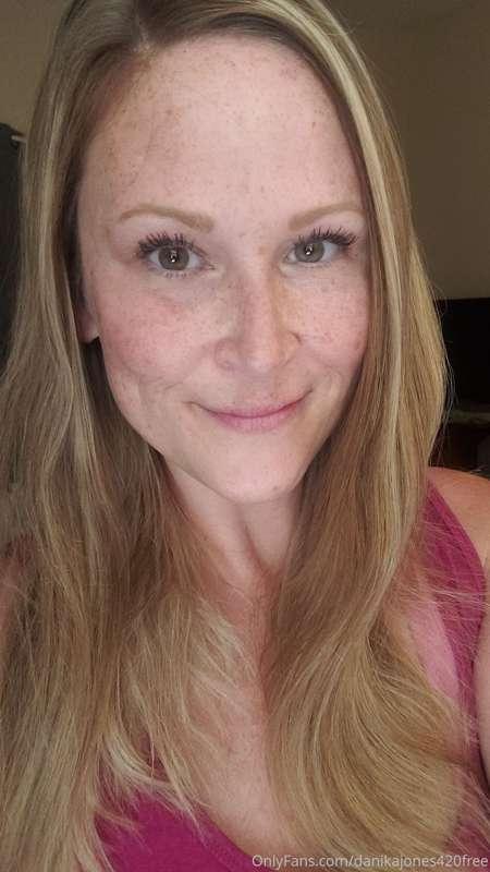 Just stopping by to say "hi!" 😘😘😘 Still focused on my pupper..
