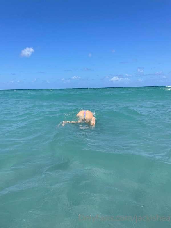 I ❤️ swimming in the ocean!