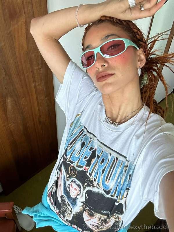Sunglasses except you can still see my "fuck me" eyes 😝