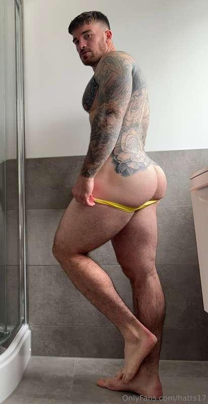 My ass hanging out these XXL Briefs! They cant contain my si..