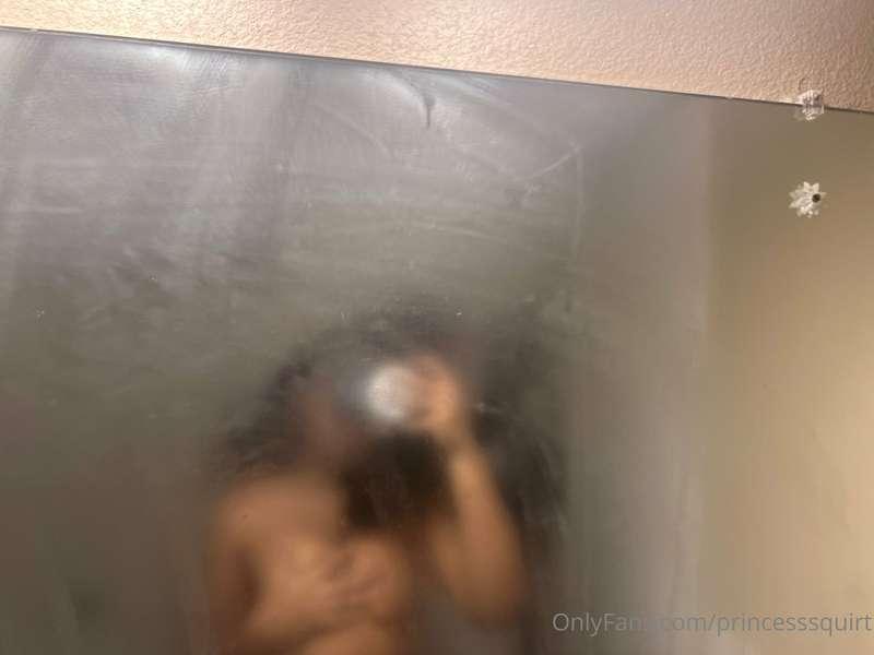 Tell me how bad you want me😘