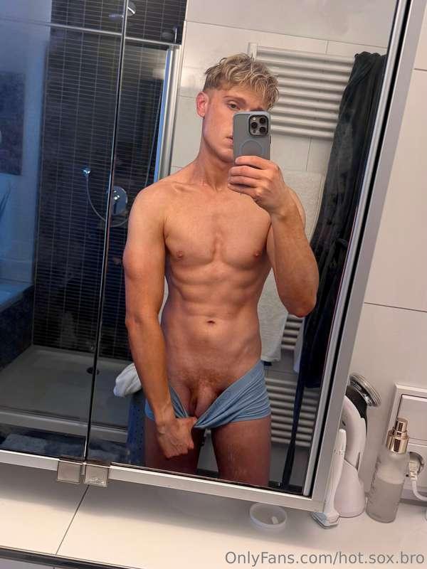 Since Mallorca I have a problem: I wake up horny every morni..
