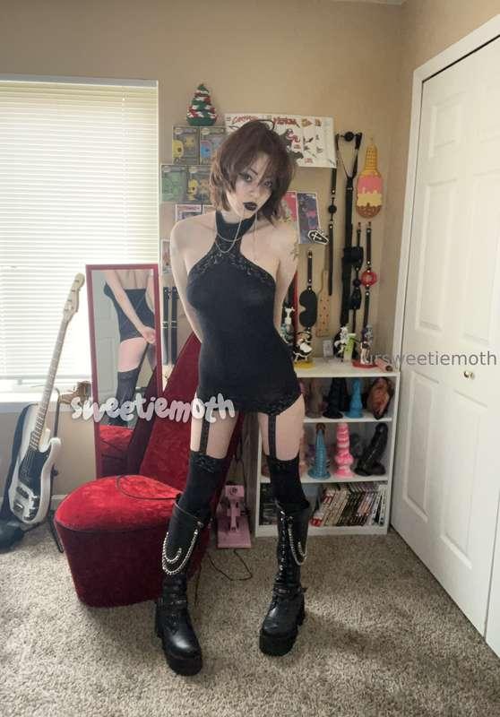 👉 👈could I step on your balls? ... pretty please?
