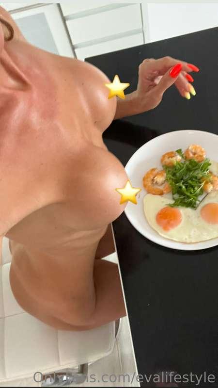 Hot 🥵 breakfast with me 🔞🔞 
On my PRIVATE page 👄👄

https://o..