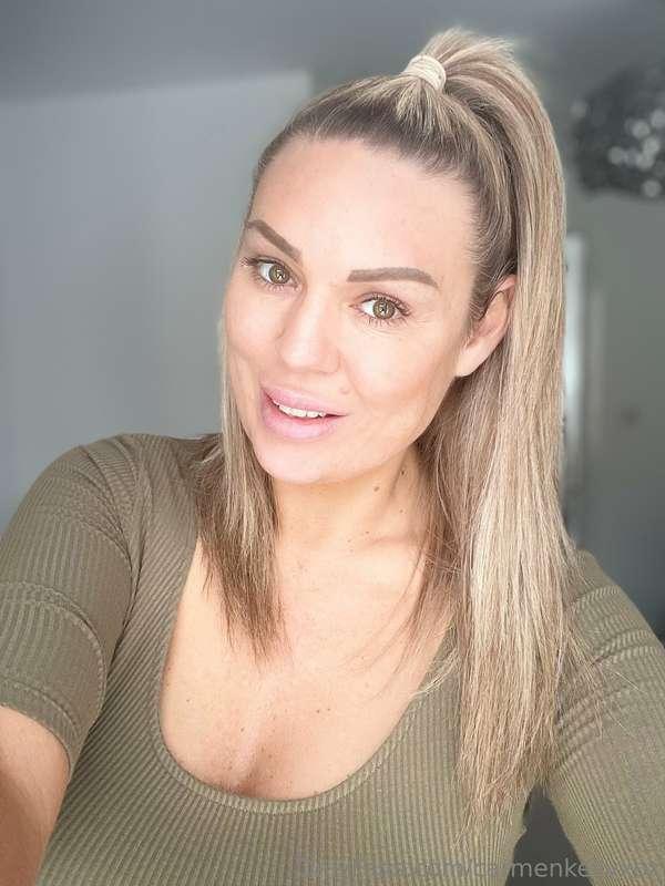 So lonely right now.🥹 Come chat to me on my main account!😜
h..