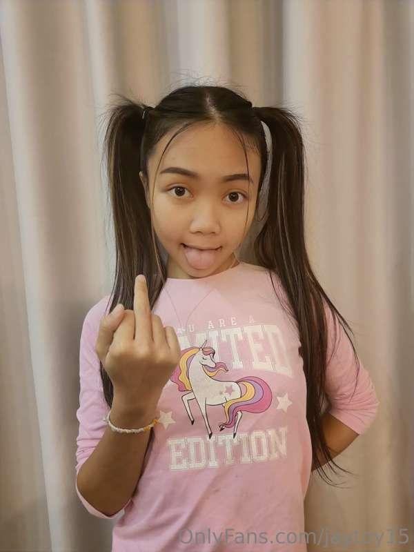 How bad do you wanna punish this little brat daddy? 😋💖💕