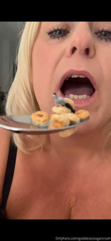 Do any of you little tinies fancy being my snack today? Hmmm..