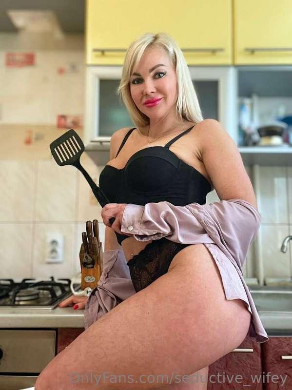 Darling what would you like for dinner tonight?🐑or🐓or🐙?) Wha..