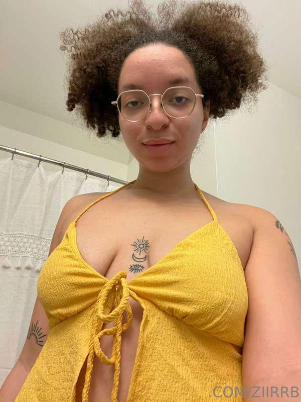 Yellow dress makes my mood rise ☺️💛