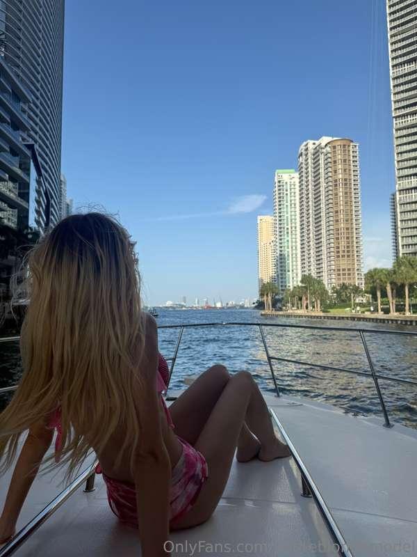 missionary right here pls😵