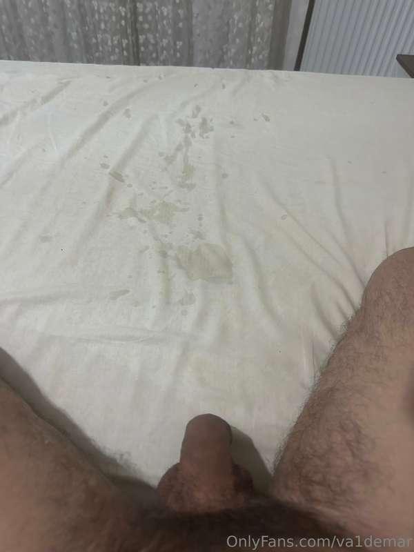 God damn it was so powerful cumshot  📌Make sure your subscri..