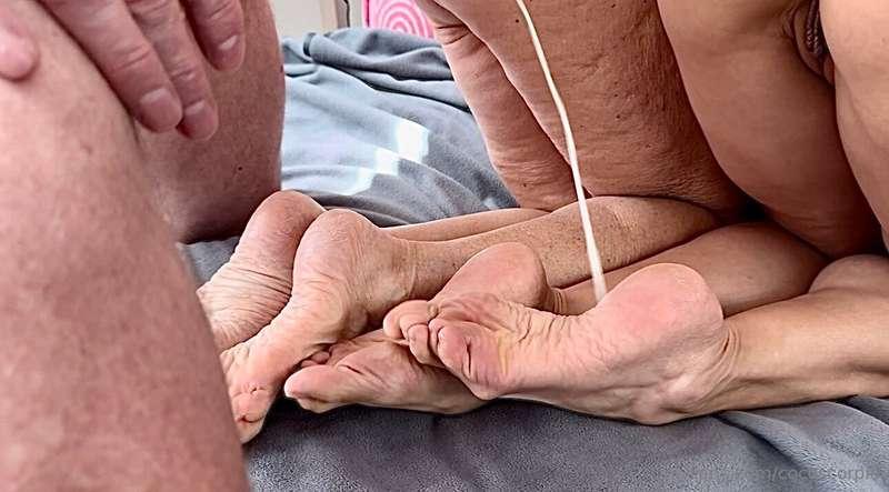 RAW, Threesome, 3Some, FMF, Double-BJ cum on feetMy sexy MIL..