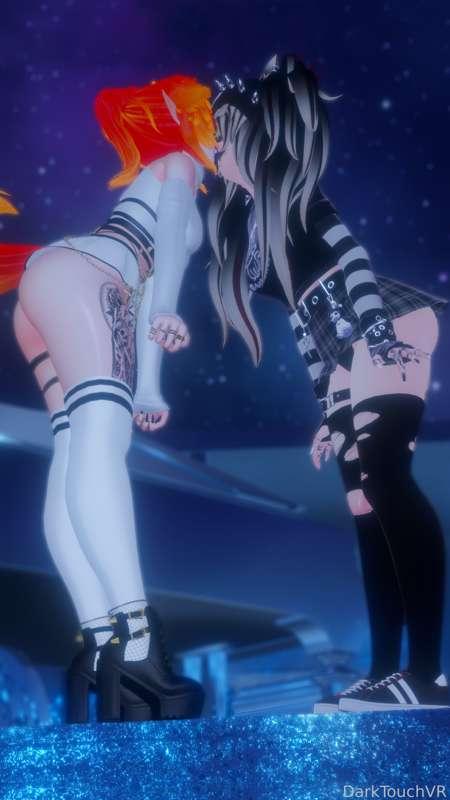 I kissed @Tiki_VR 🖤