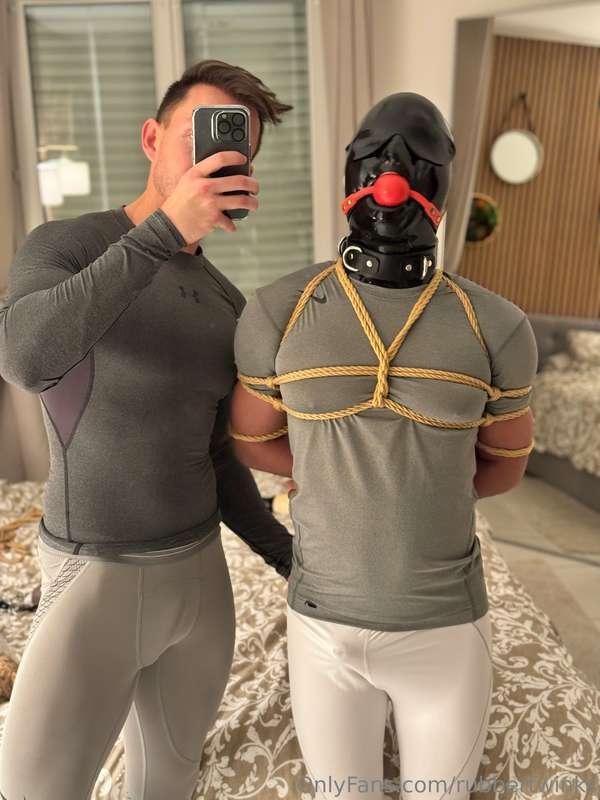 A nice Lycra captive that I found 😈 wanna see more ? 😏