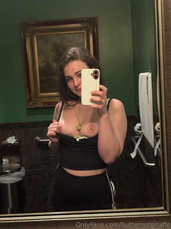 butternutgiraffe image #0