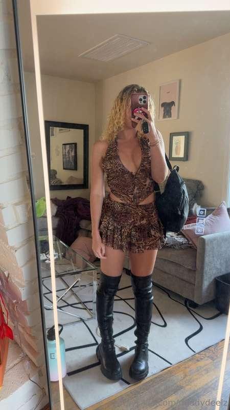 Good outfit = good decisions? Debatable 👀🧠