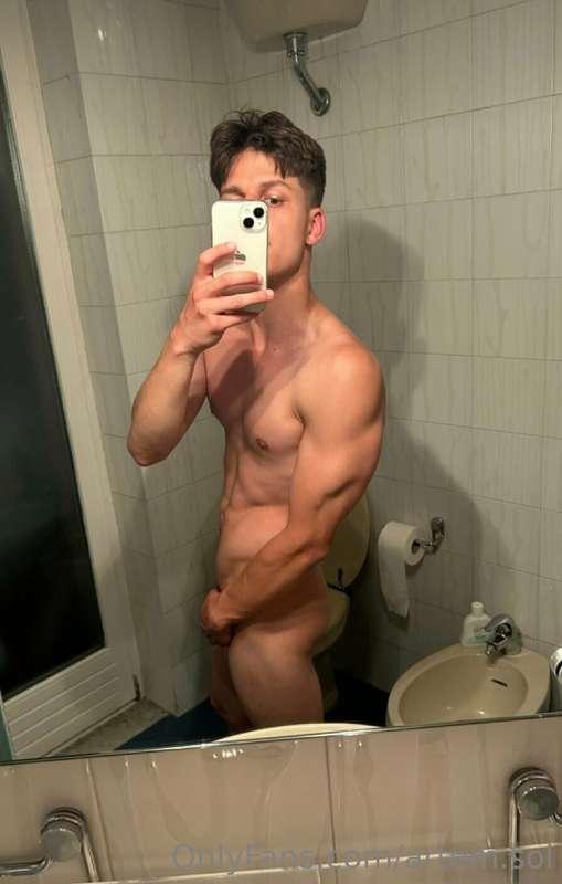 Hi there😜💦