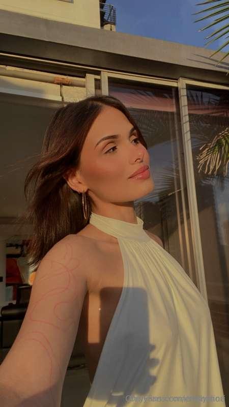 She’s my friend @rosealina a tender Latina with fire in her ..