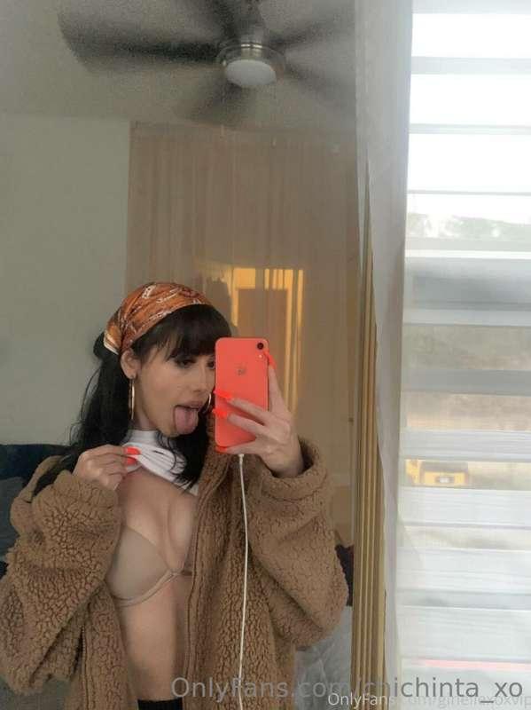 Highschool volleyball captain @alexisperez18 just made a pag..