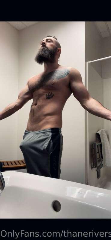 The return of the gray sweatpants…. I might need more pairs ..