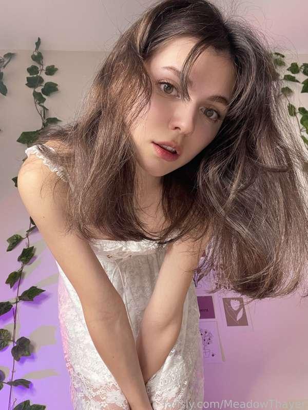 hello there 👋 

#fyp #petite #brunette #cute #loli #waifu #daddysgirl #babygirl #egirl