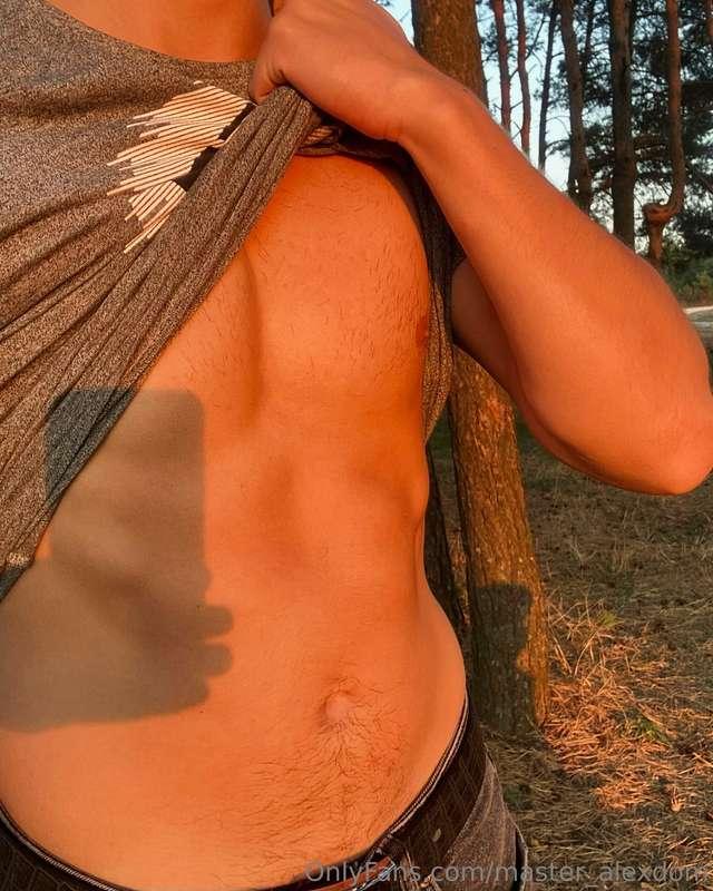 Be a good puppy 🐶  I want you to run your tongue over my bod..