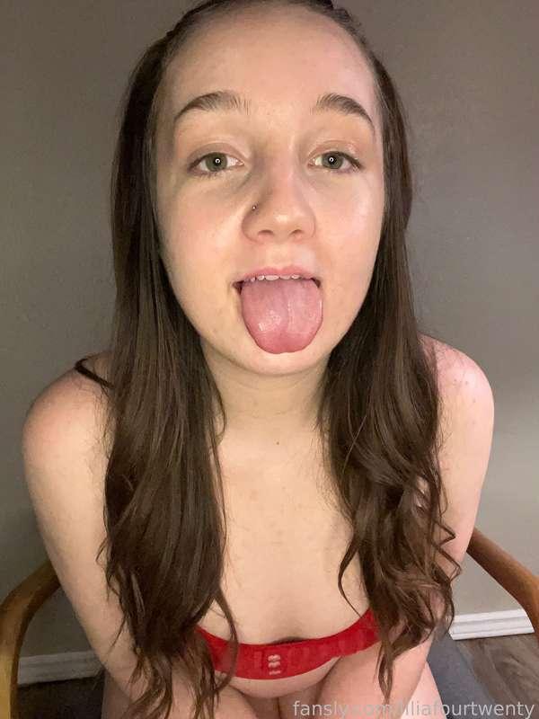 decorate my face with cum, please 💦  #teen