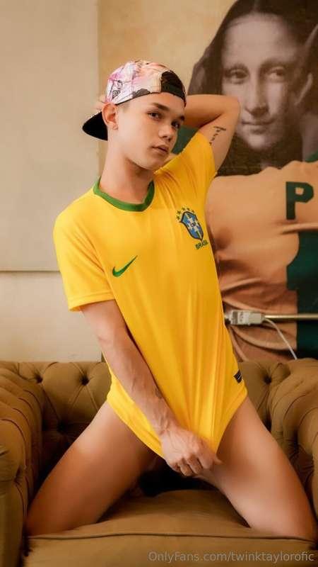If you liked the photo, comment here! ✨🇧🇷❤️