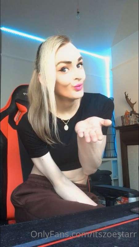 itszoestarr image #2