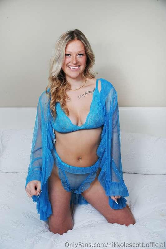 Sometimes I love shooting in my own bedroom!