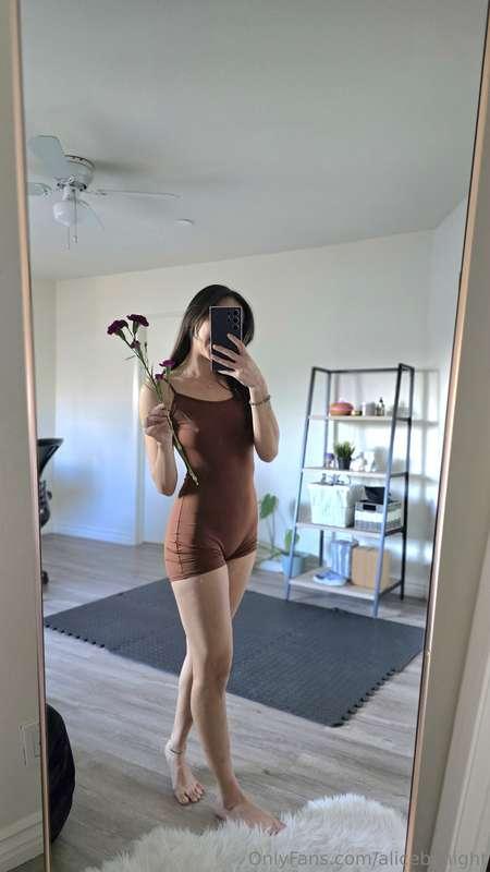 Are you blushing, or is it just my imagination? 🌸