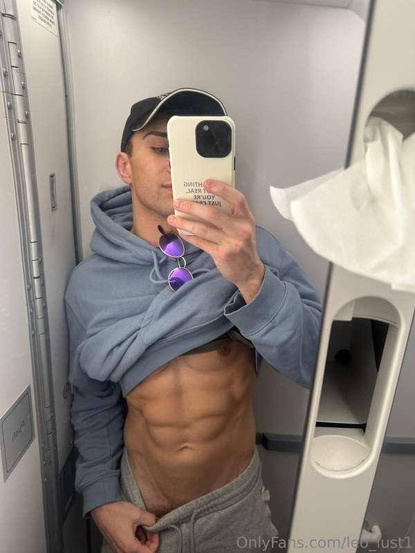 leo_lust1 image #0