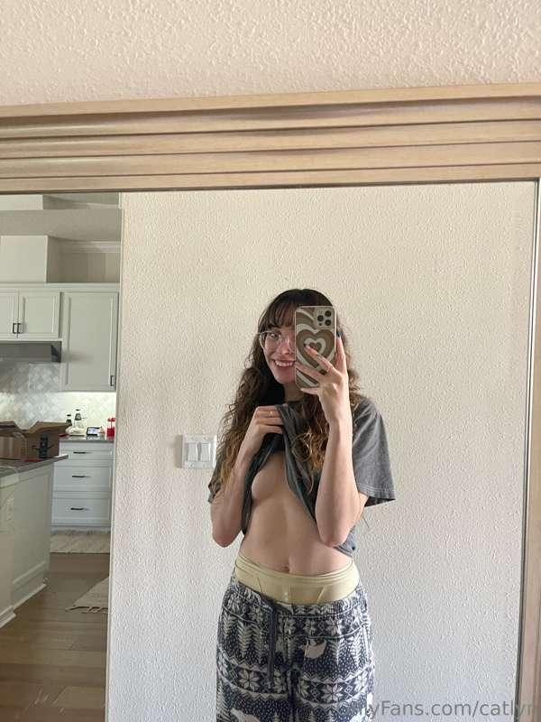 tryna get thicker, hotter and stronger using the gym ^-^