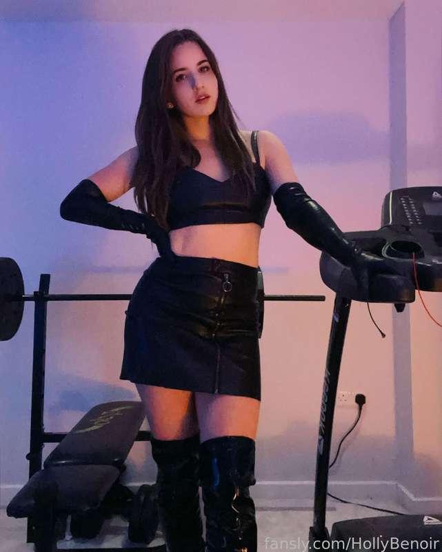 hollybenoir image #2