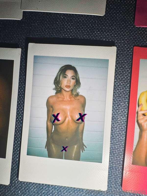 POV: you’re flipping through polaroids of my pussy, perfect ..