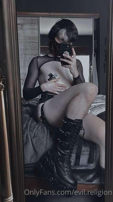 ⚠️WARNING⚠️ This set includes BJ POV, ASS, THIGHS, DICK, & T..