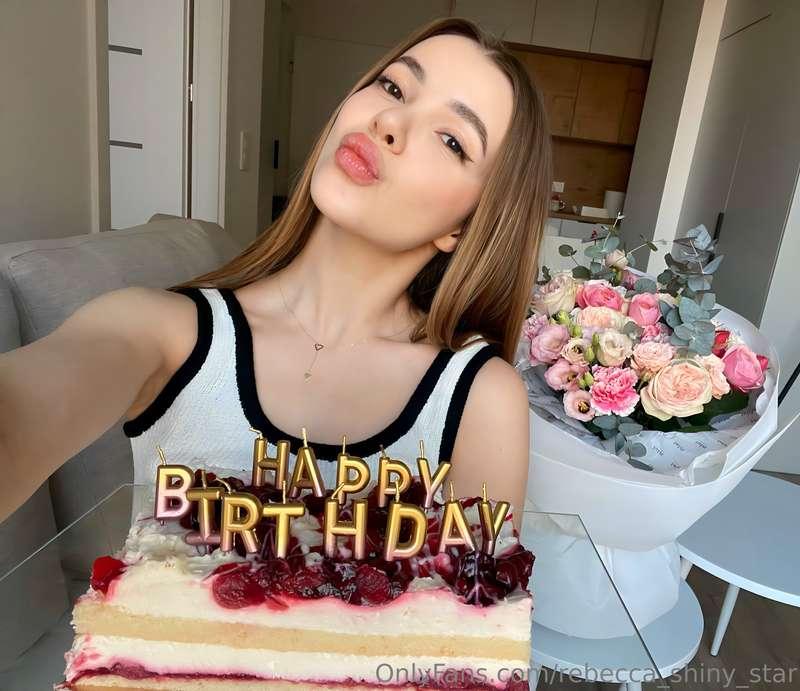 Here comes MY BIRTHDAY! 🎉🎂🎁🎁🎁 Today is a special day, and I ..