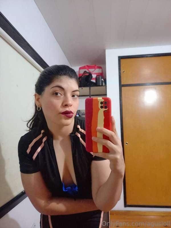 I want to catch you in my gaze and my seductive lips✨️😏💋