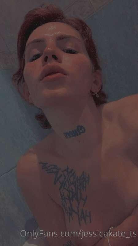 Me encanta bañarme con esencias,,, sabes que mi piel es súpe..